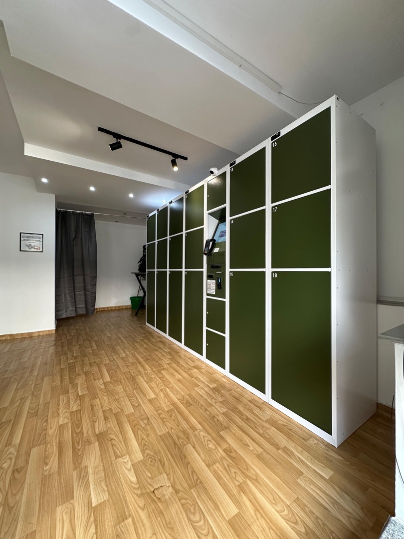 Muri i kasetave Bablock — depot i sigurt bagazhesh në Tiranë