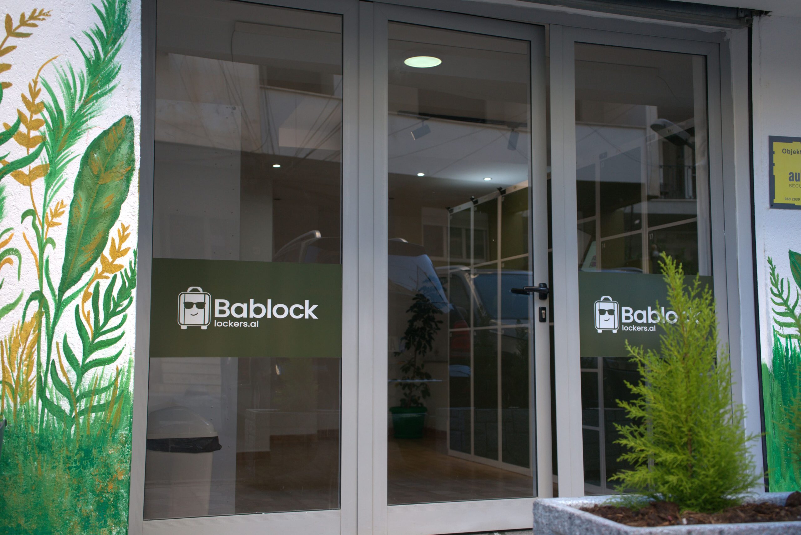 Luggage storage lockers in Tirana